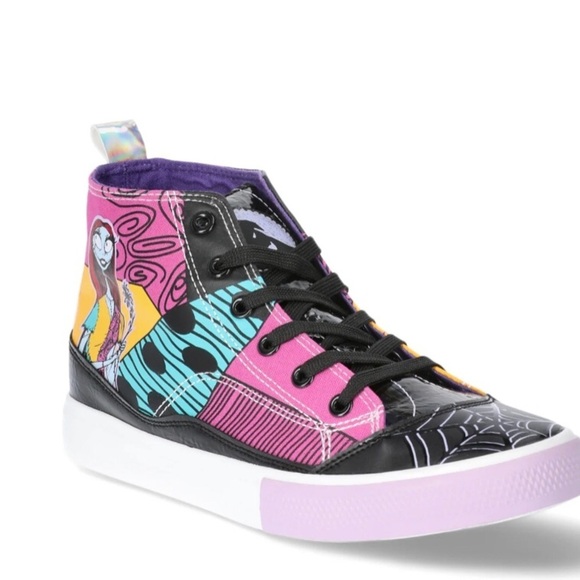 Disney nightmare before Christmas high top woman’s lace up shoes 35$ size 9.5 - Picture 1 of 8